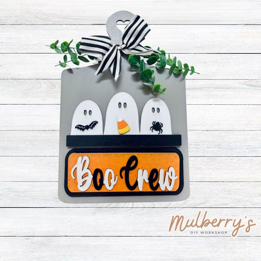 This Interchangeable Breadboard measures roughly 9" wide & 13.5" tall. This project can easily be changed out for holidays, seasons and other themes. Because the breadboard leans back with the use of an easel, no magnets or adhesive hook and loop is needed.  The set includes the breadboard and halloween inserts.