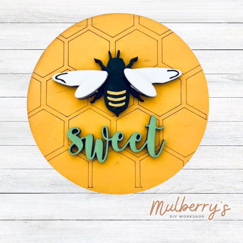 Decorate your home with our 4.5-inch Bee insert. Our inserts may be displayed solo or with our interchangeable mini plate stand, which is sold separately and shown in the second picture.