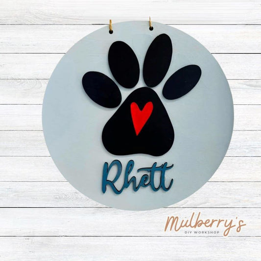 We love creating personlized projects, especially for pets! Our 9-inch mini round displays a pawprint with heart, plus your pet's name. Pet's name can be in print or cursive.